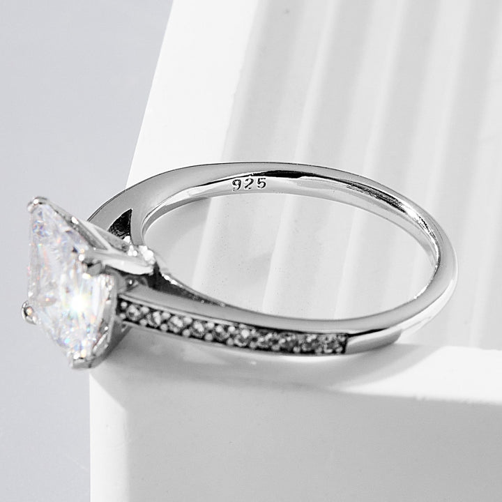 925 Sterling Silver Zircon Ring for Elegant Style