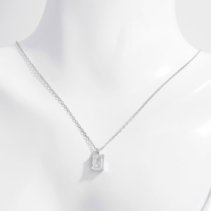 925 Sterling Silver Zircon Pendant Necklace for Elegant Style