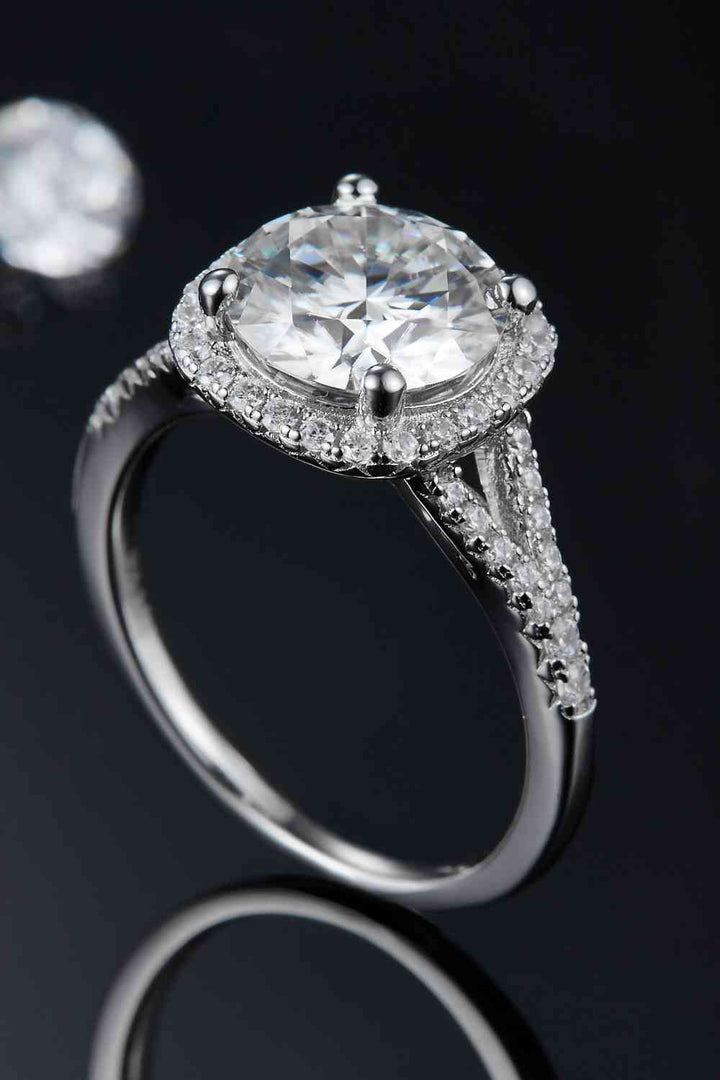Stunning 3 Carat Moissanite Halo Ring for Elegance