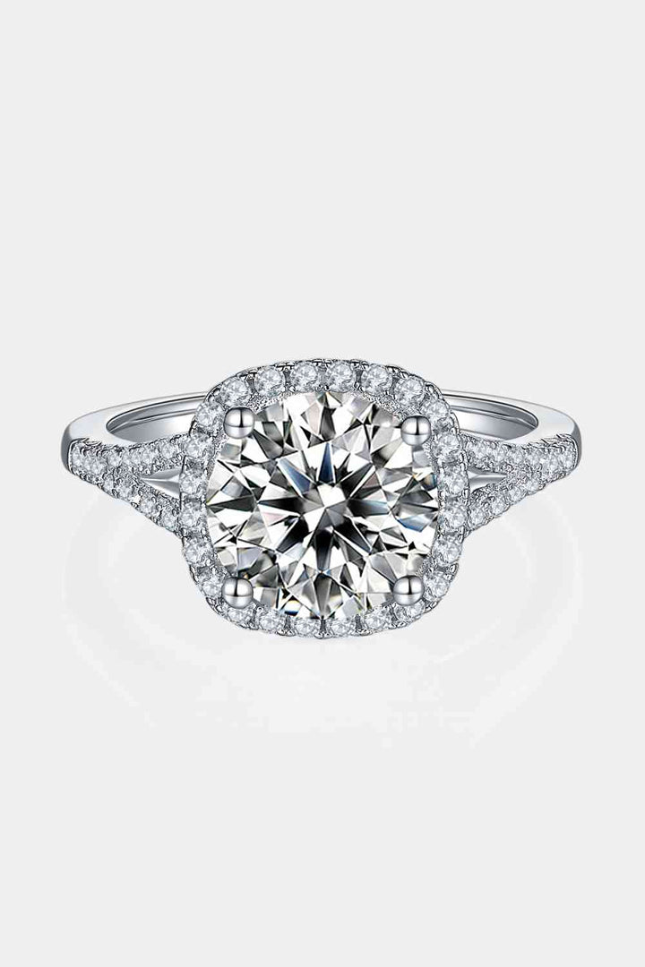 Stunning 3 Carat Moissanite Halo Ring for Elegance