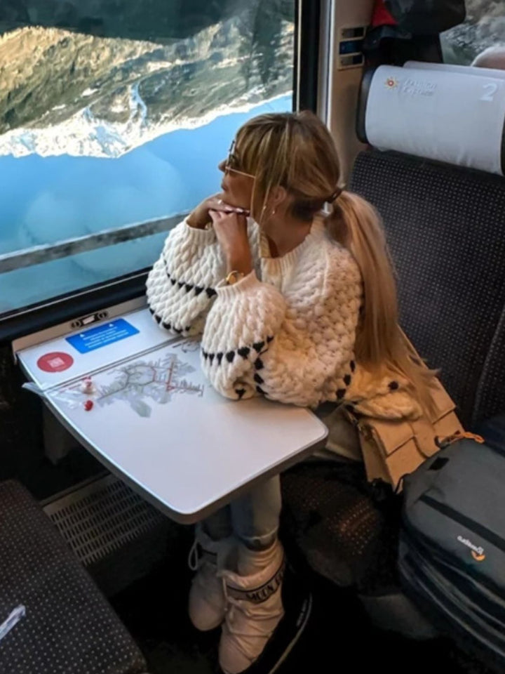 Contrast Round Neck Long Sleeve Sweater for Casual Style