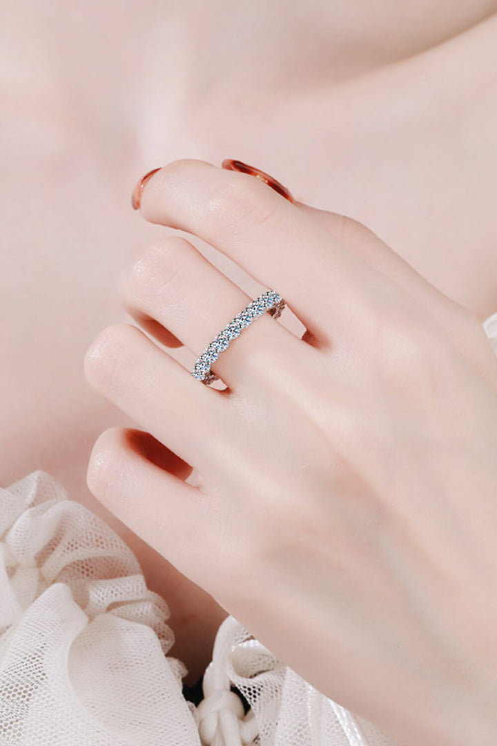 Elegant Moissanite Rhodium-Plated Ring for Timeless Style