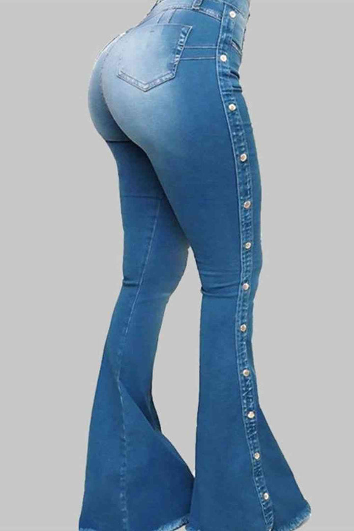 Chic Button-Detail Flare Denim Jeans for Stylish Outfits