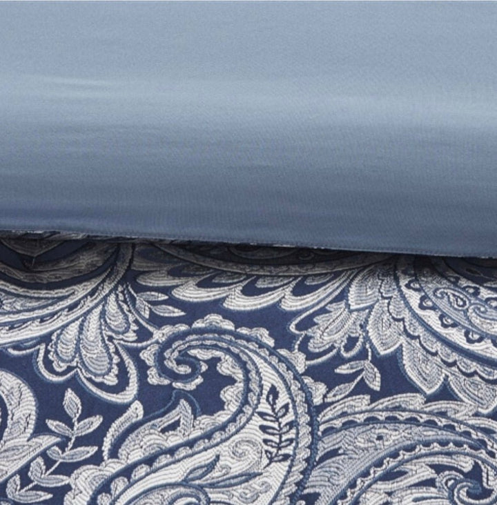 California King 12-piece Reversible Cotton Comforter Set in Navy Blue and White