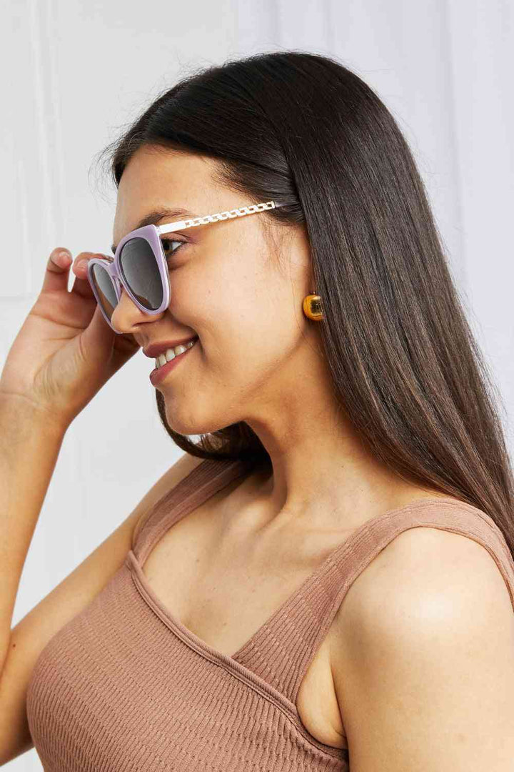 Chic Cat-Eye Fashion Sunglasses with Acetate Frames