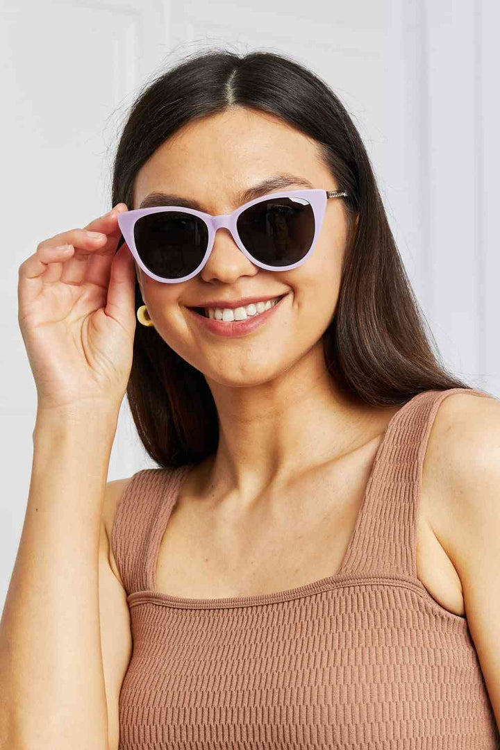 Chic Cat-Eye Fashion Sunglasses with Acetate Frames