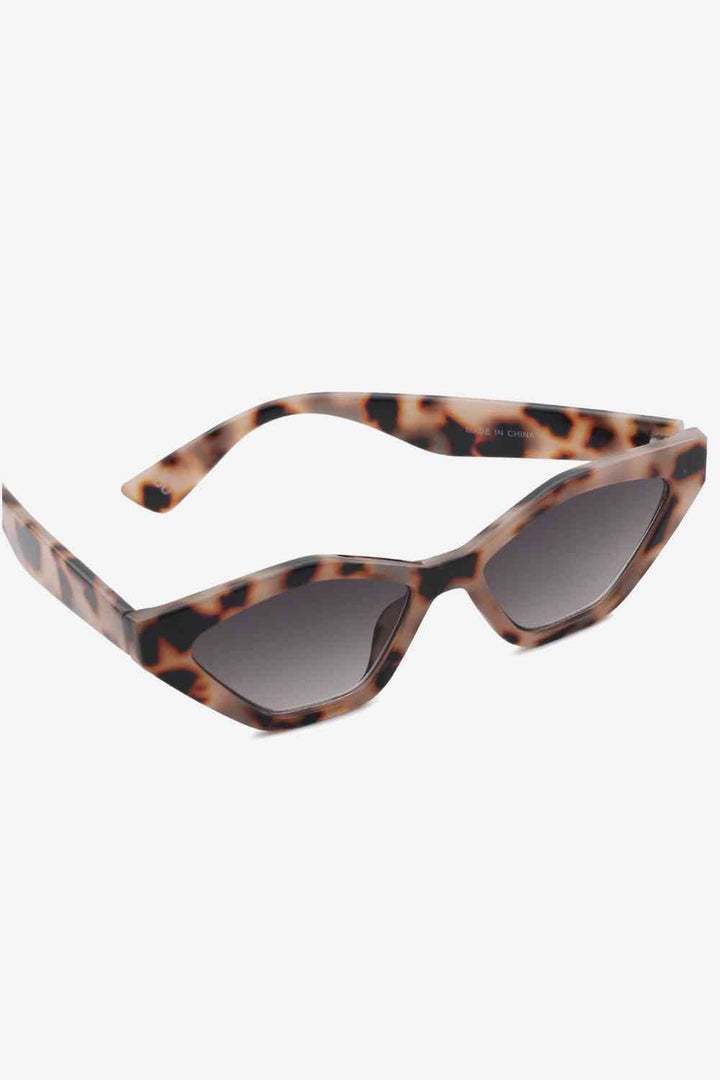 Chic Cat Eye UV400 Sunglasses in Durable Polycarbonate