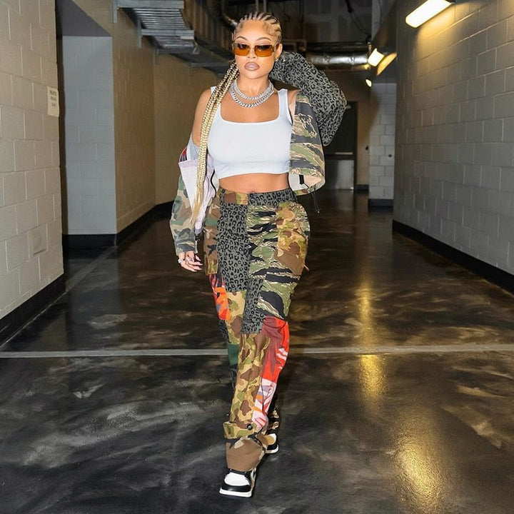 High-Waisted Women's Green Camo Cargo Pants with Pockets