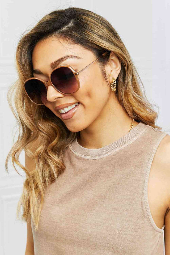 Chic Hybrid Full Rim Sunglasses for Ultimate UV Protection