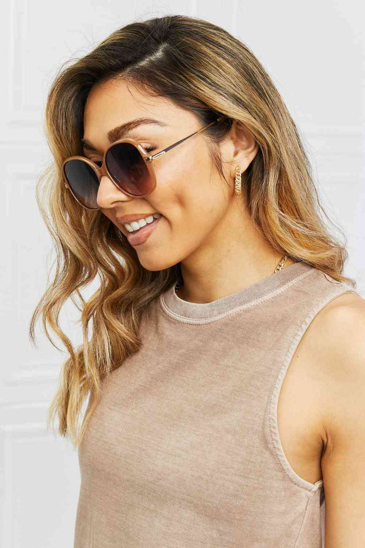 Chic Hybrid Full Rim Sunglasses for Ultimate UV Protection