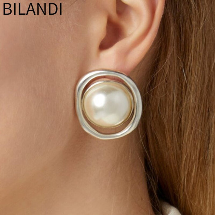 Simulated Pearl Earrings Vintage Temperament French Design Metallic Stud