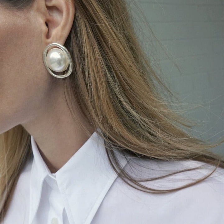 Simulated Pearl Earrings Vintage Temperament French Design Metallic Stud