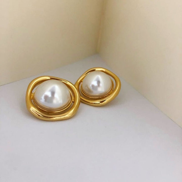Simulated Pearl Earrings Vintage Temperament French Design Metallic Stud