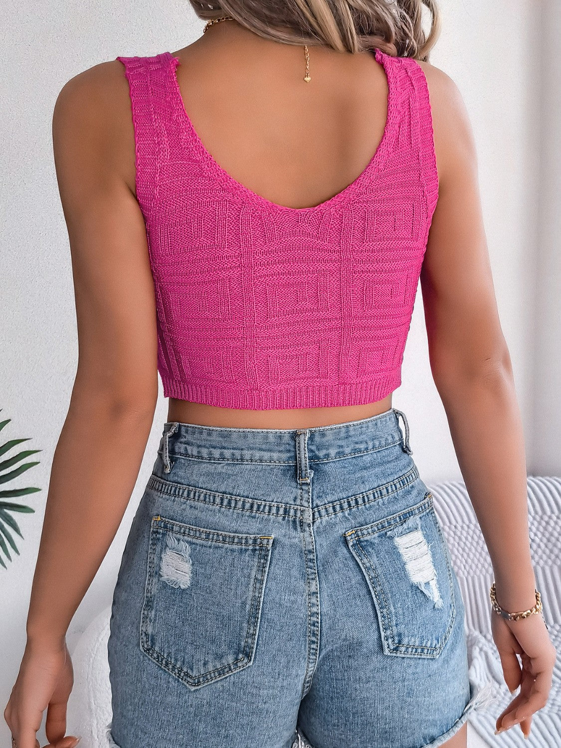 Chic Twisted V-Neck Knit Sweater Vest for Effortless Style