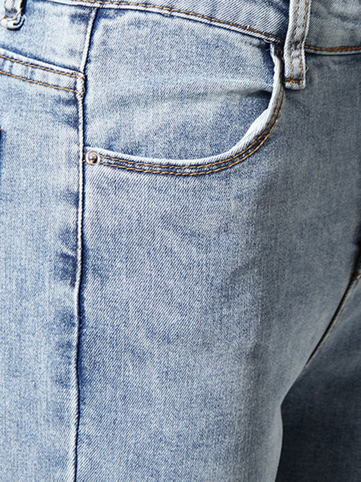 Stylish Bootcut Jeans with Chic Button Closure and Practical Pockets