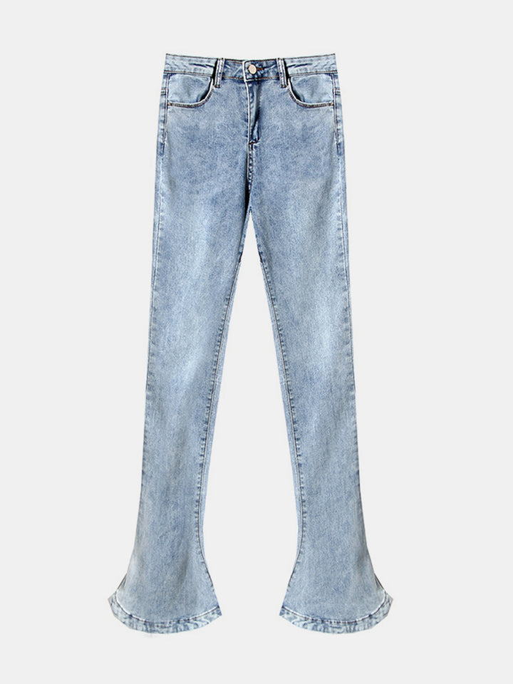 Stylish Bootcut Jeans with Chic Button Closure and Practical Pockets