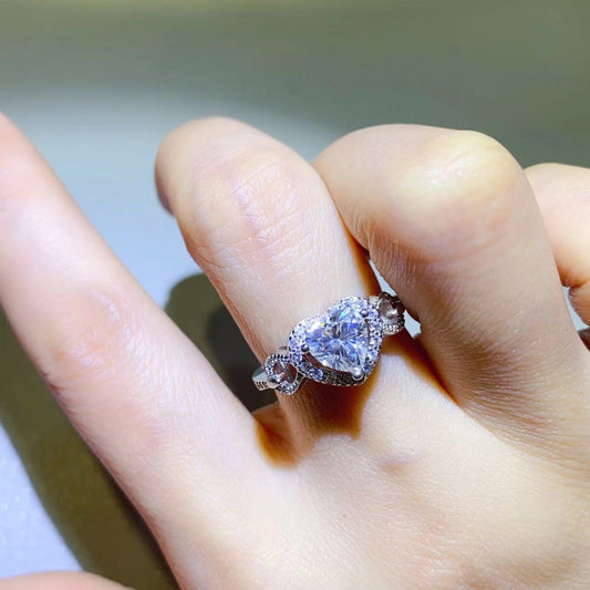 1 Carat Moissanite 925 Sterling Silver Ring for Elegance