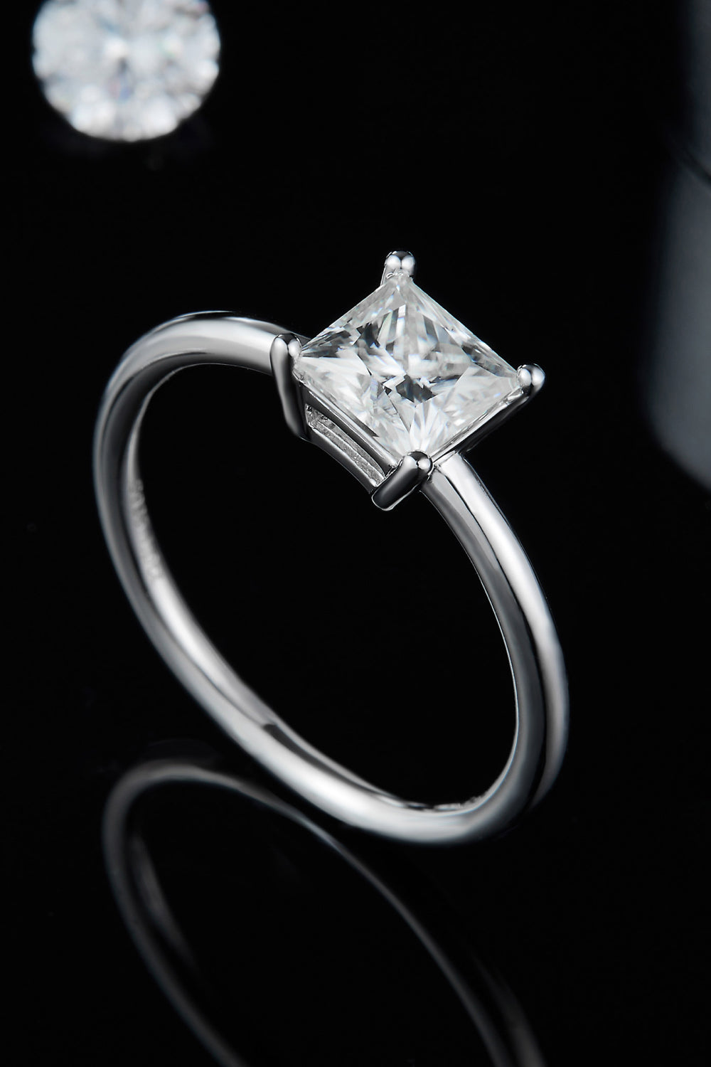 1 Carat Moissanite 925 Sterling Silver Solitaire Ring Design