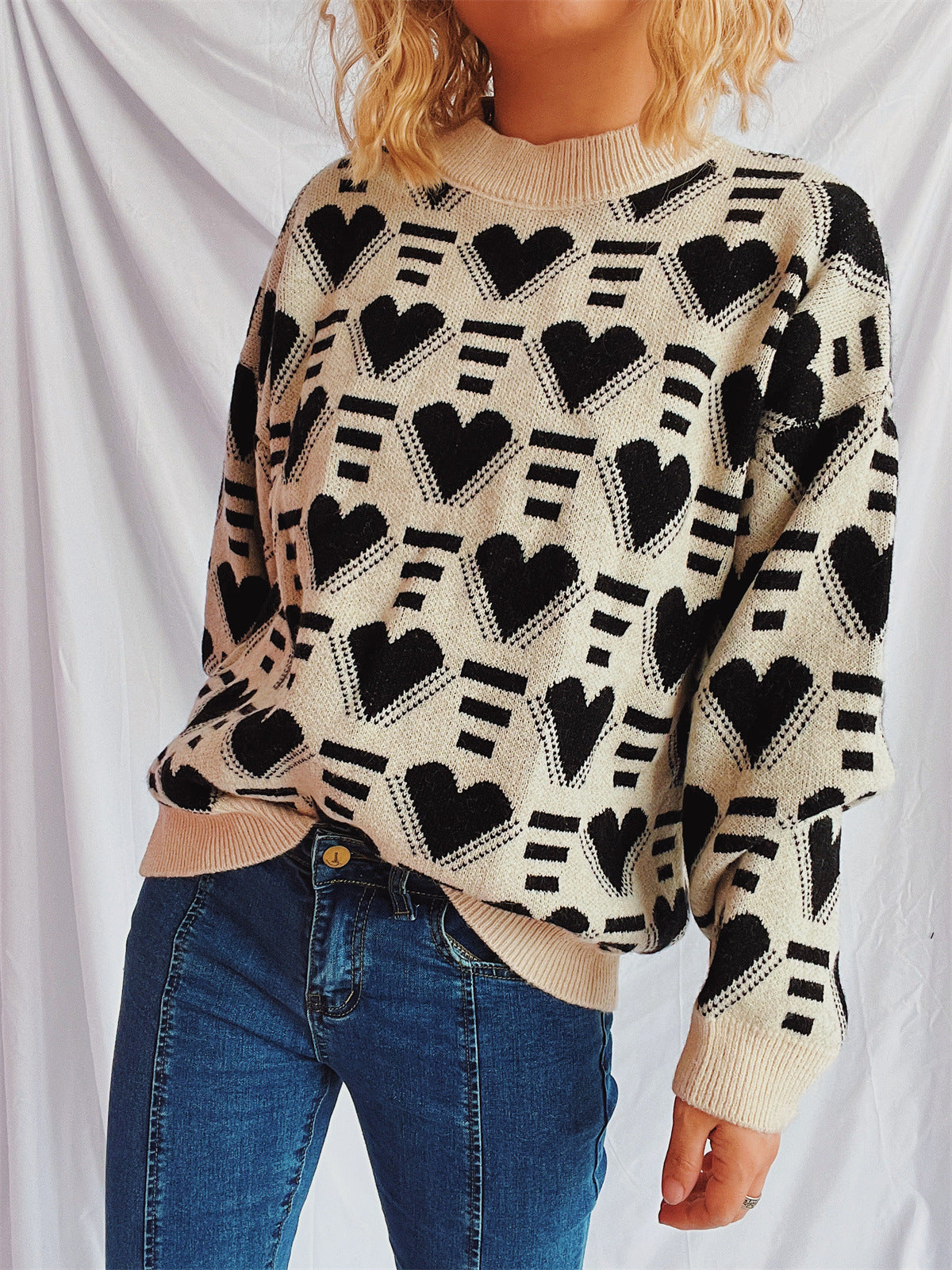 Charming Heart Contrast Oversized Sweater for Cozy Style