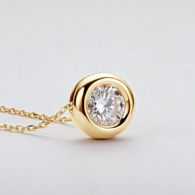 Moissanite Hypoallergenic Necklace chain and clasp detail