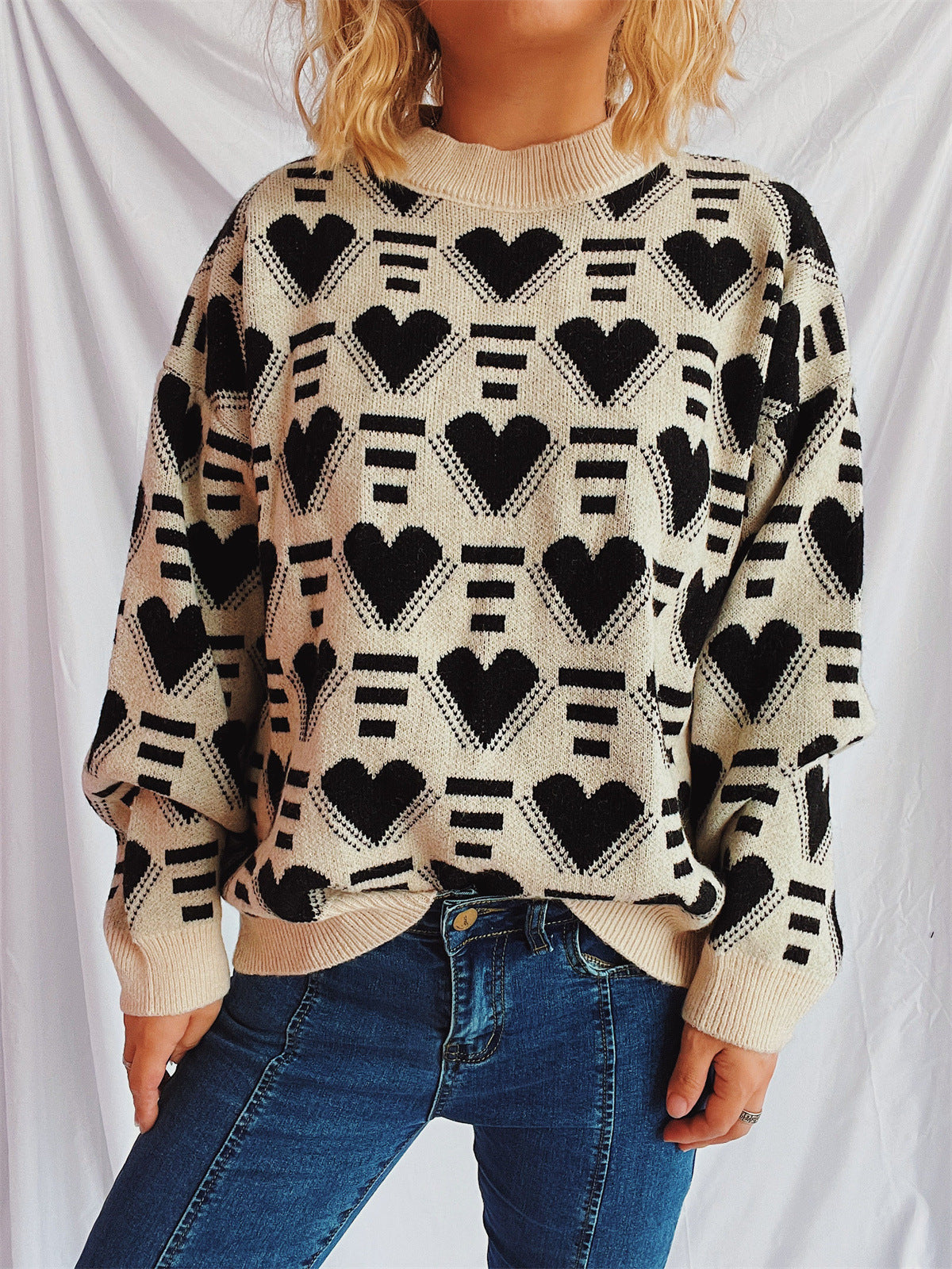Charming Heart Contrast Oversized Sweater for Cozy Style