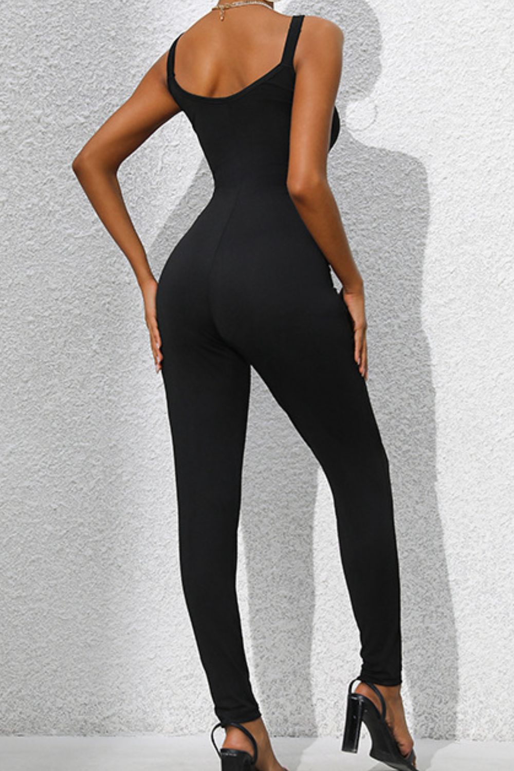 Chic Scoop Neck Wide Strap Tailored Jumpsuit for Women