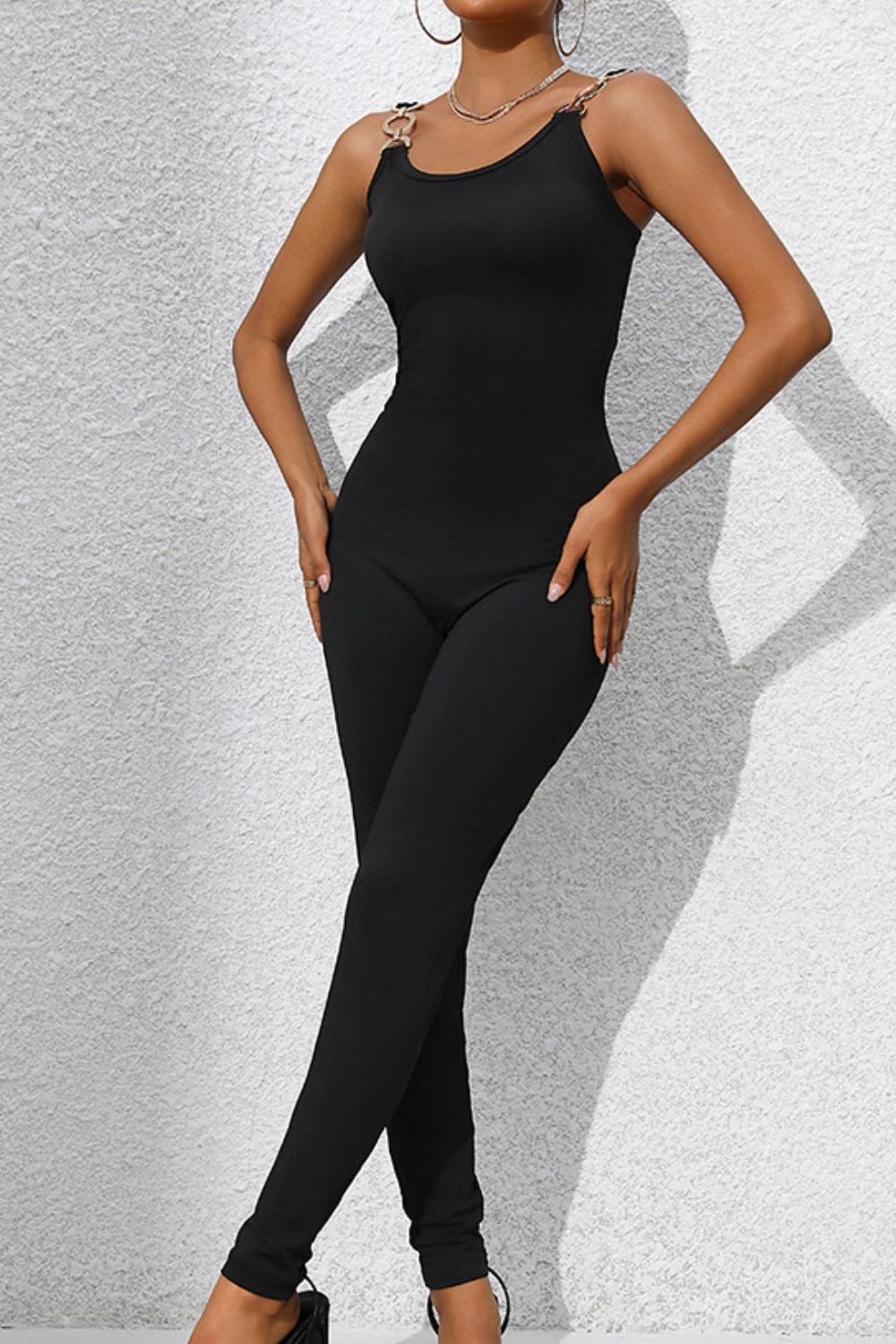 Chic Scoop Neck Wide Strap Tailored Jumpsuit for Women