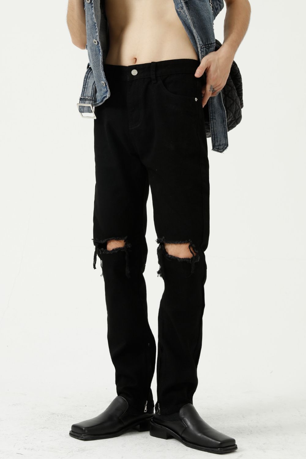 Distressed Mid Rise Jeans with Pockets for Stylish Comfort