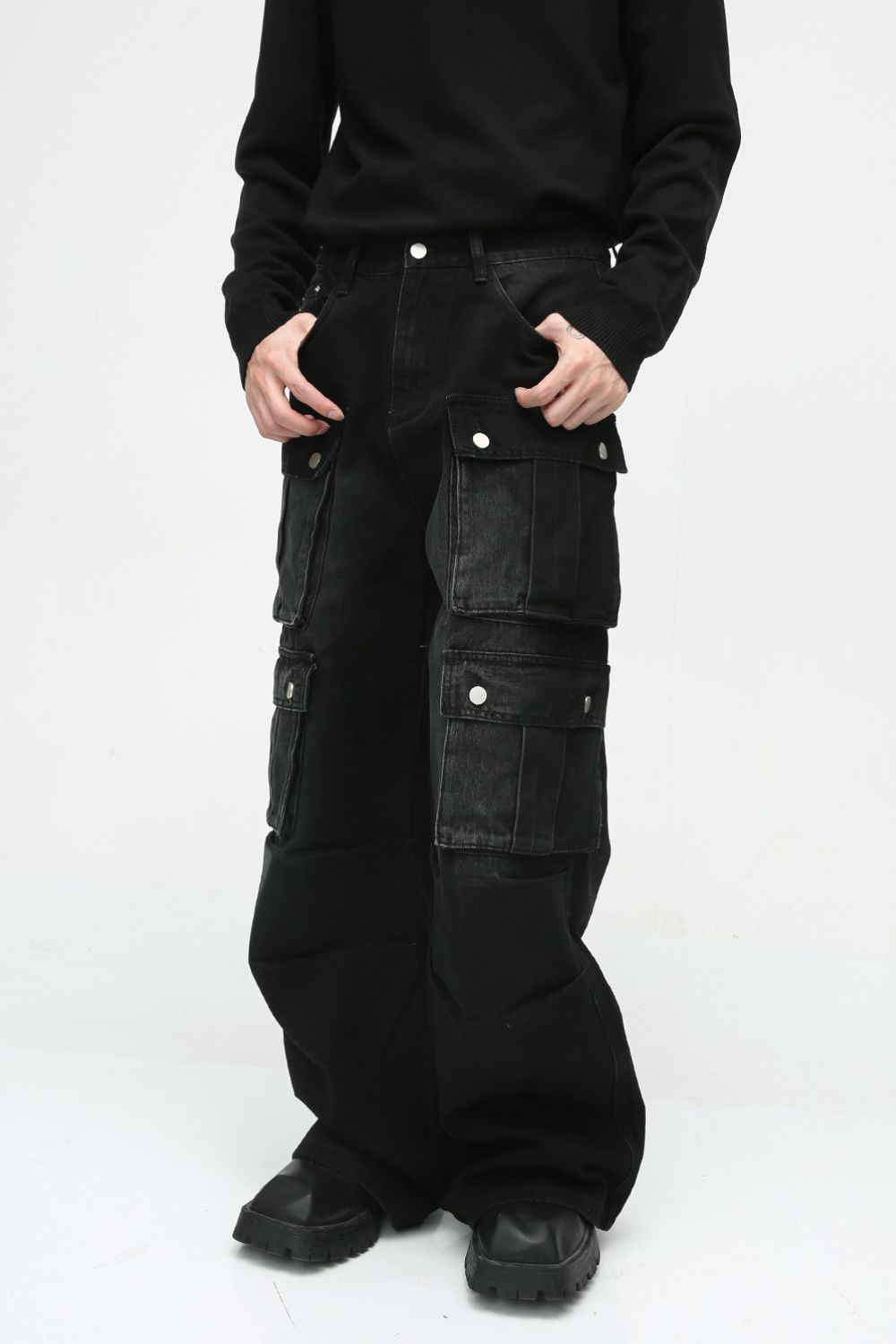 Multi-Pocket Cargo Wide-Leg Jeans for Effortless Style
