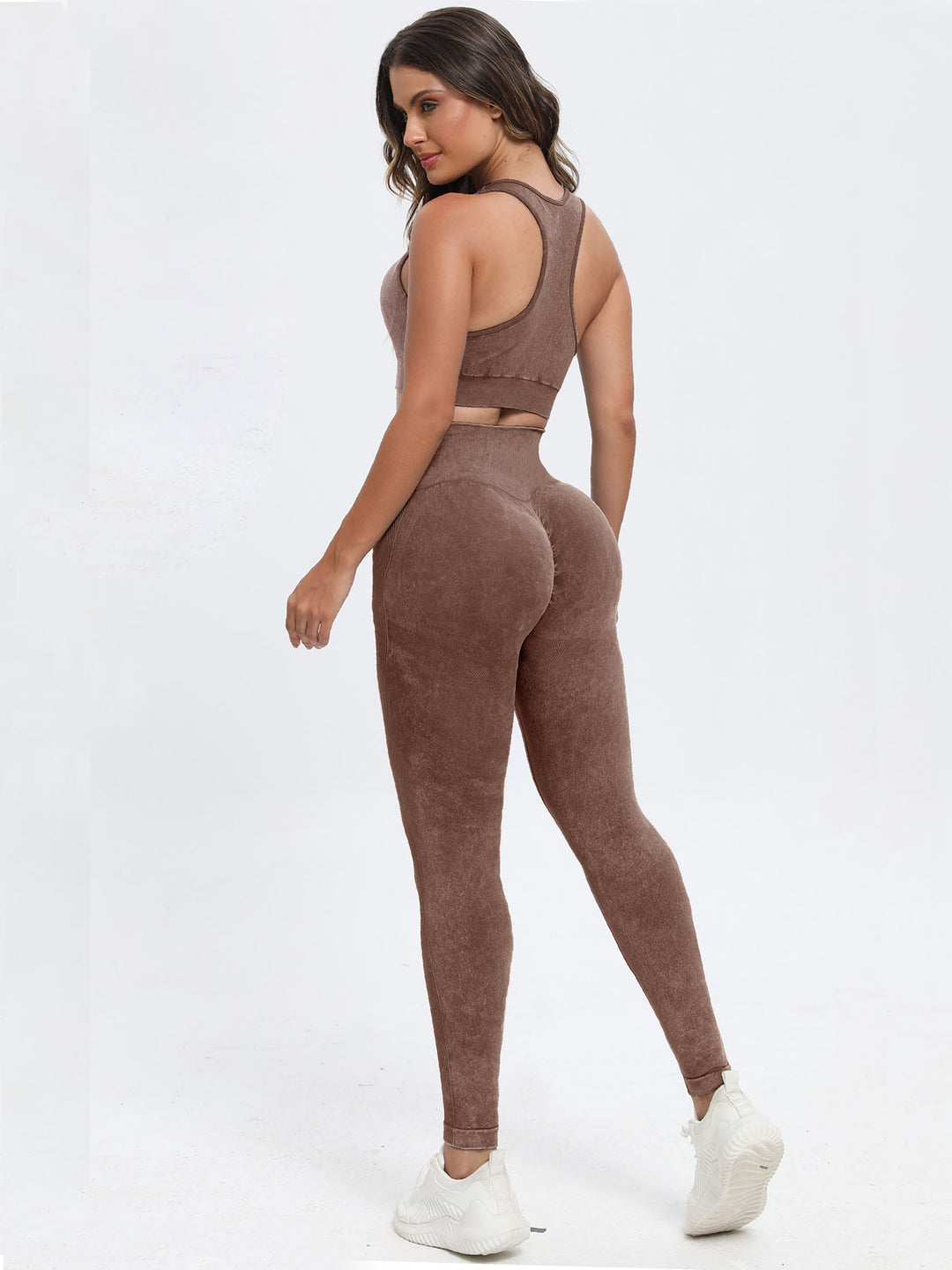 Scoop Neck Activewear Ensemble with Wide-Strapped Top and Fitted Pants