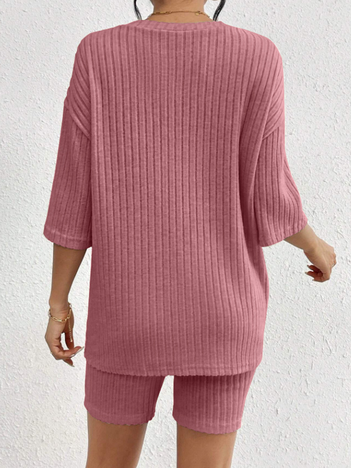 Ribbed Lounge Set: Stylish Top and Shorts for Comfort