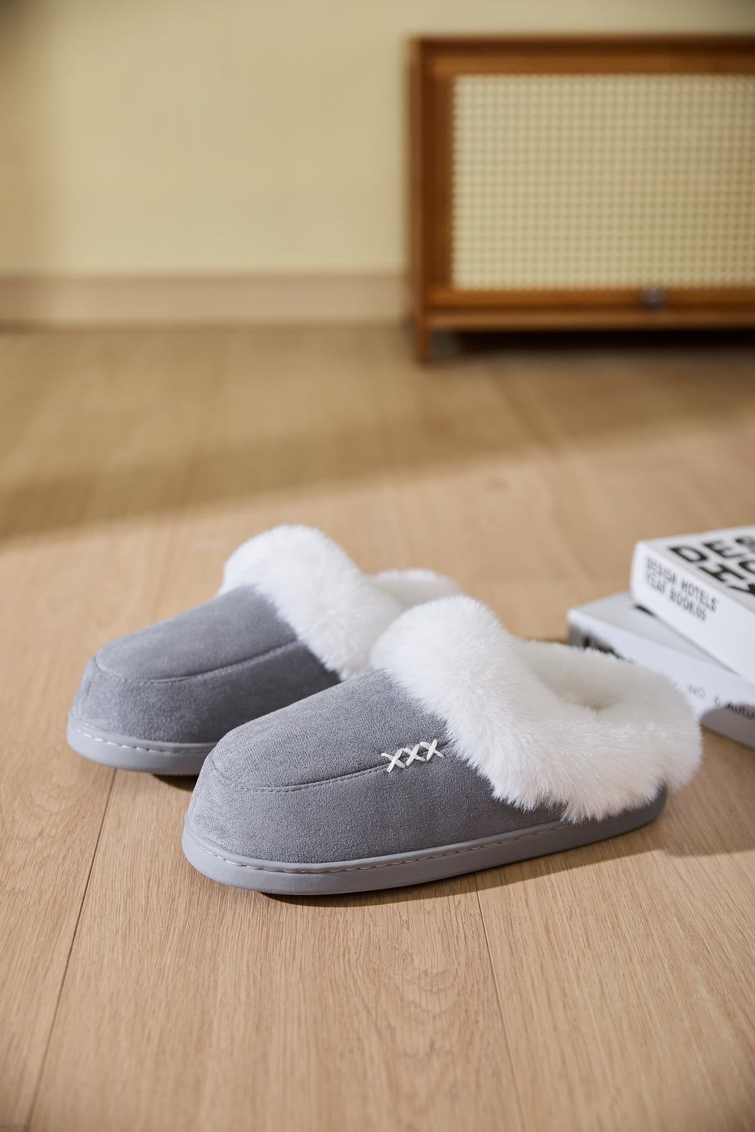 Fluff Trim Round Toe Flat Slippers