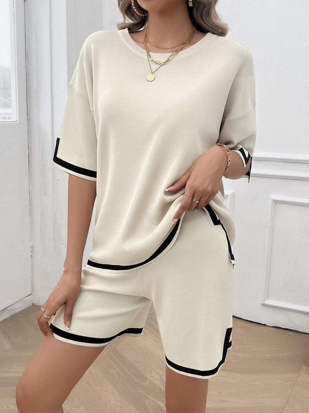 Stylish Contrast Trim Round Neck Top and Shorts Set