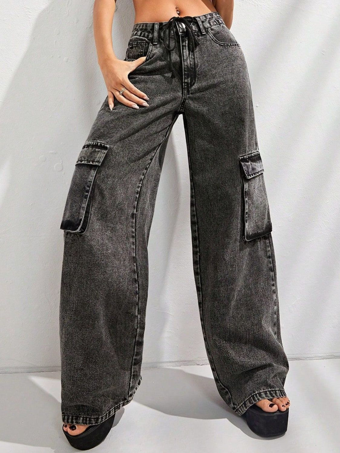 Chic Wide Leg Denim Trousers with Convenient Pockets