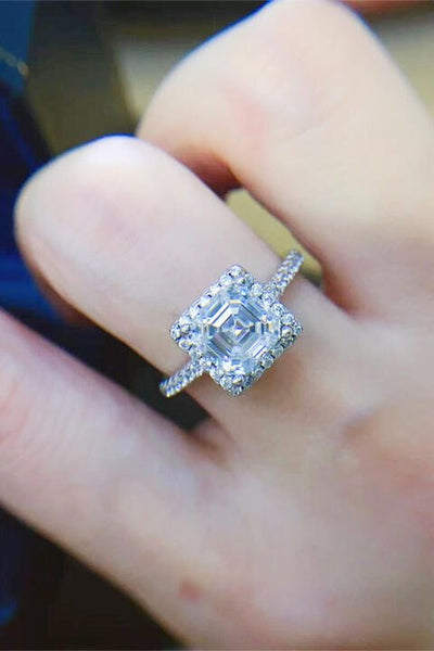 2 Carat Moissanite 925 Sterling Silver Ring for Elegance