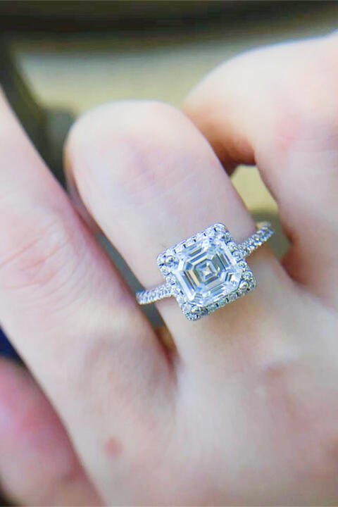 2 Carat Moissanite 925 Sterling Silver Ring for Elegance