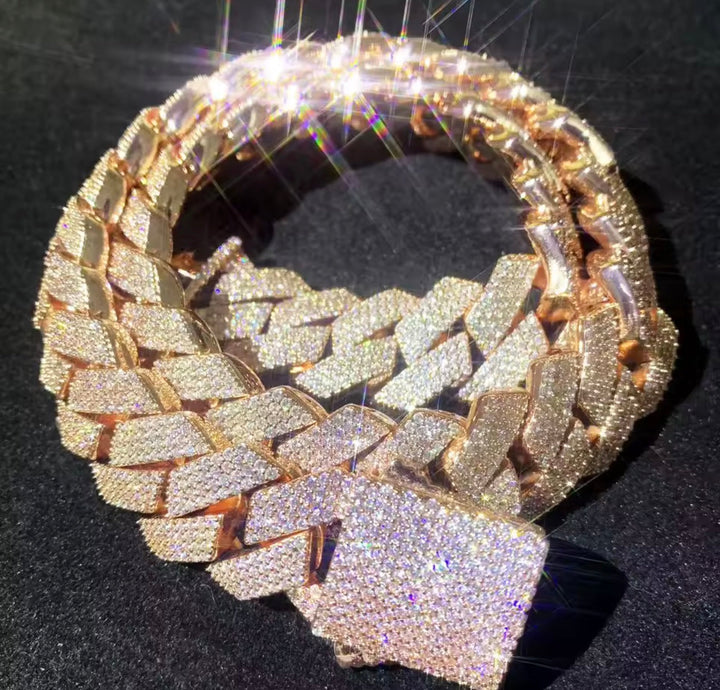 20MM 4-row iced Miami Cuban link chain in gold with sparkle effect