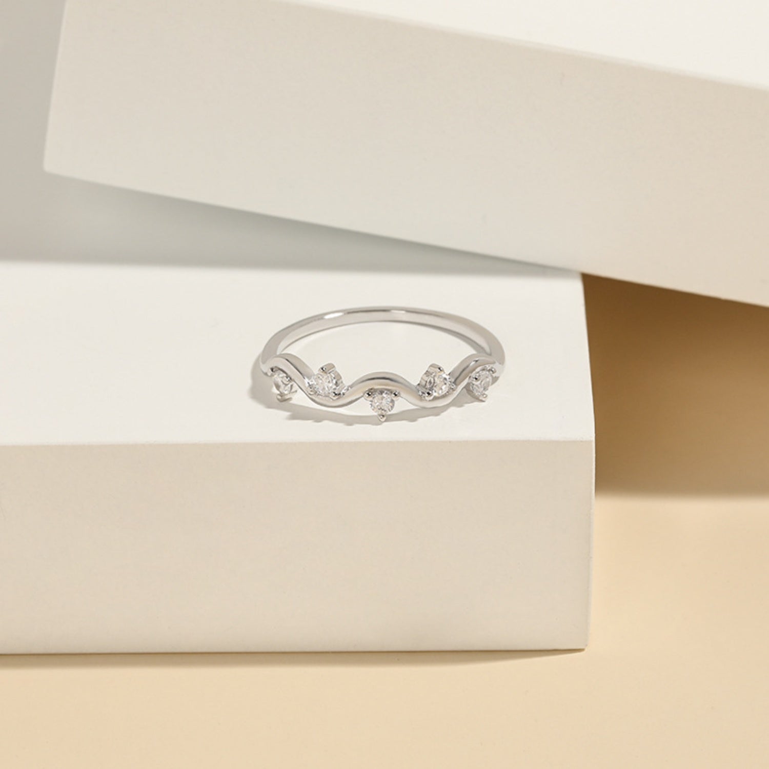 925 Sterling Silver Inlaid Zircon Ring for Elegant Style