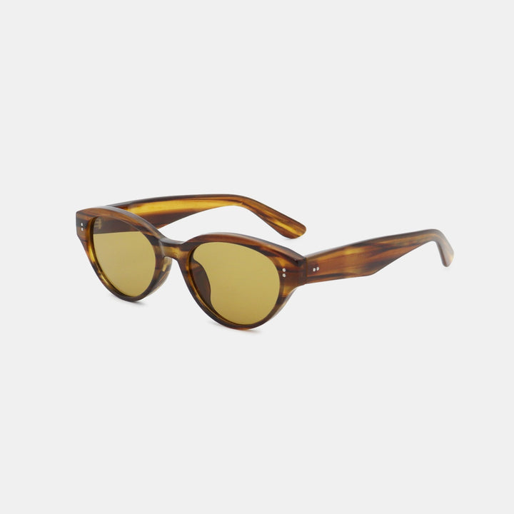 Chic Cat-Eye Sunglasses with Polycarbonate Frame