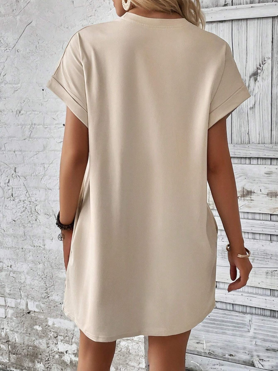 Effortless Elegance Short Sleeve Round Neck Mini Dress for All Occasions