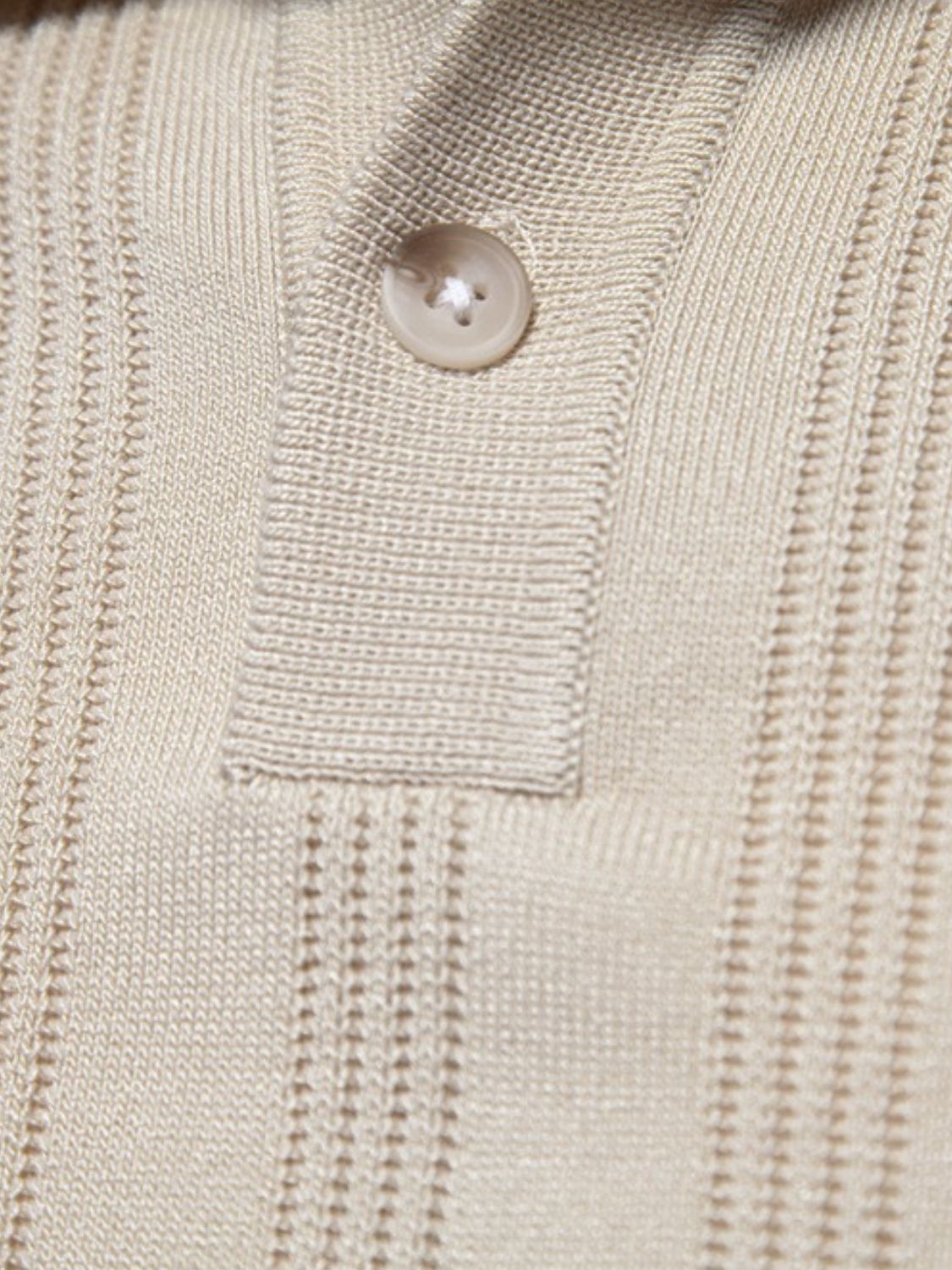 Men's Collared Neck Short Sleeve Knit Polo for Casual Wear