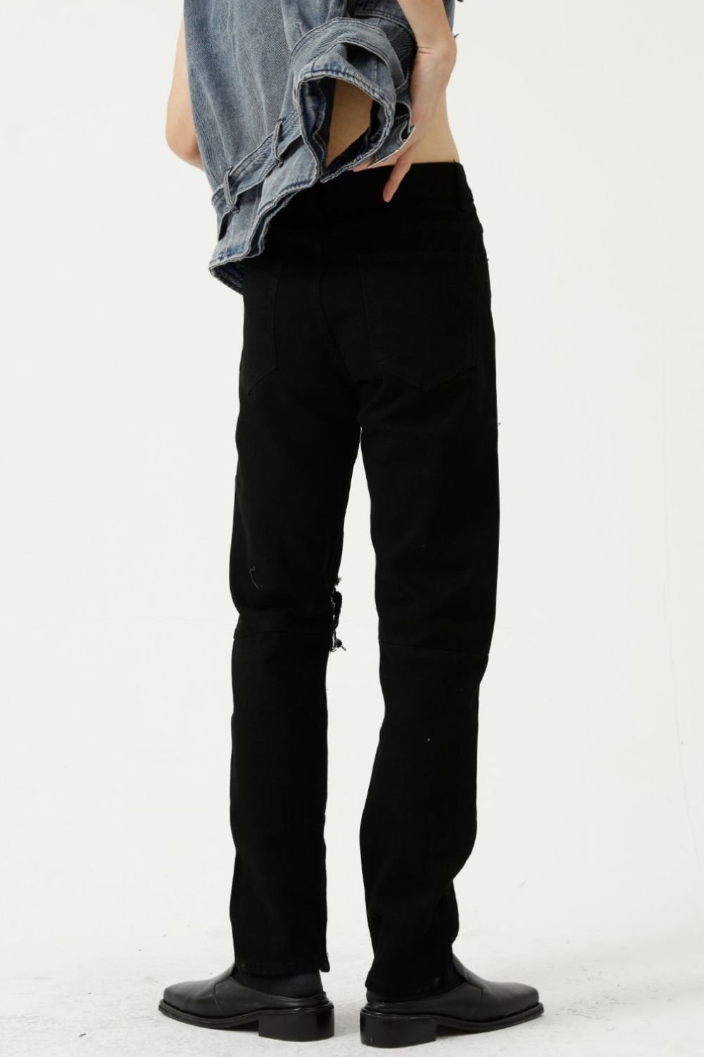 Distressed Mid Rise Jeans with Pockets for Stylish Comfort