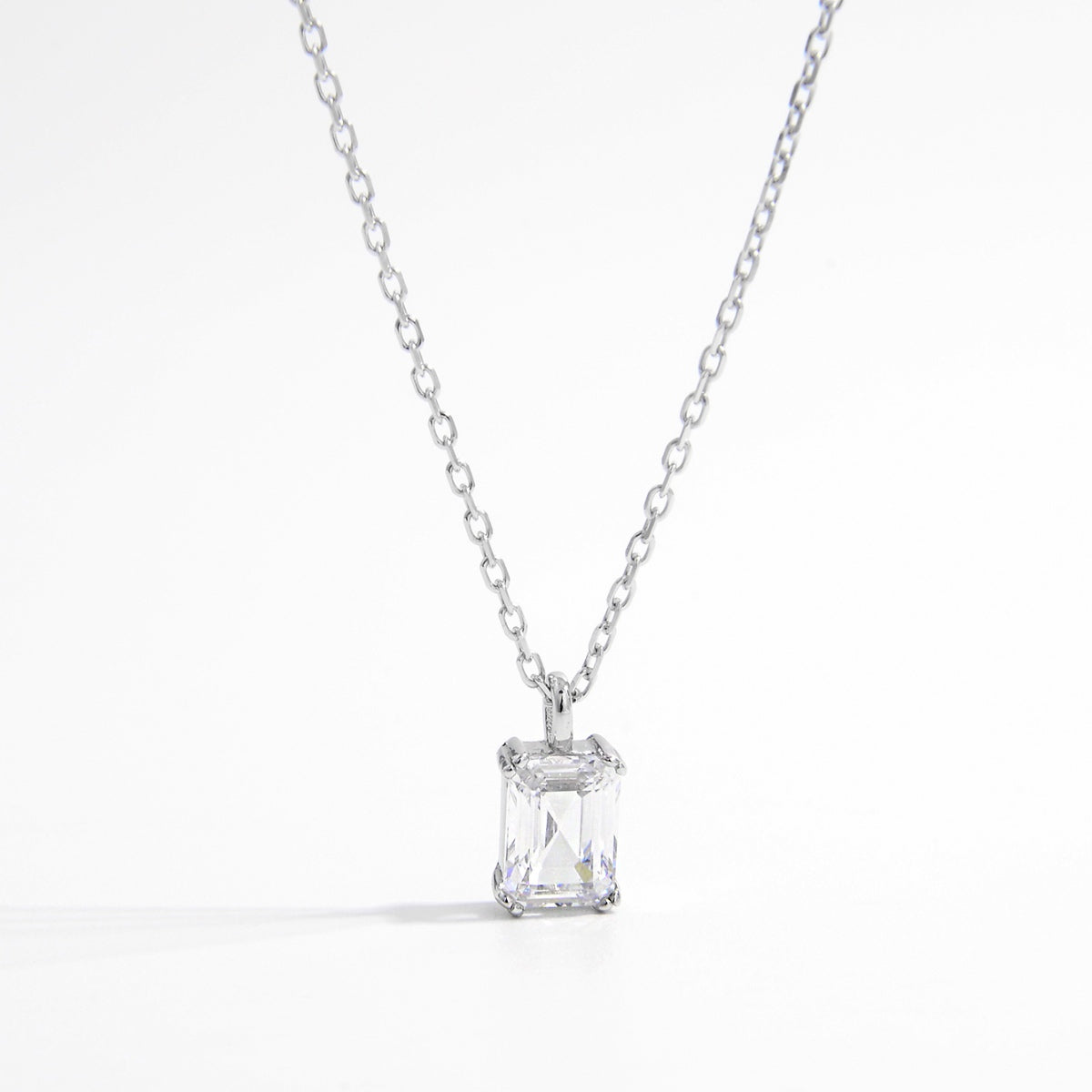 925 Sterling Silver Zircon Pendant Necklace for Elegant Style