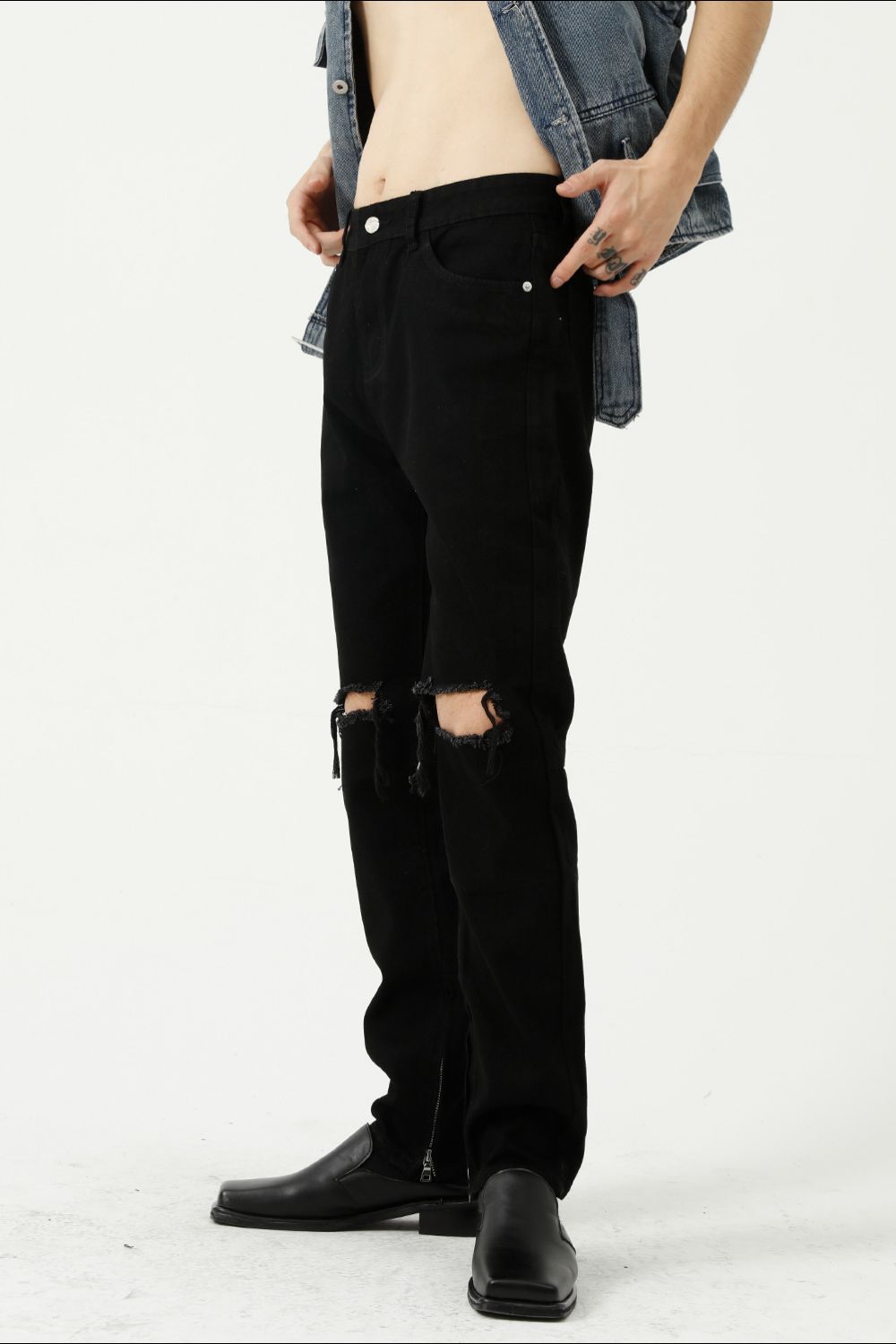 Distressed Mid Rise Jeans with Pockets for Stylish Comfort