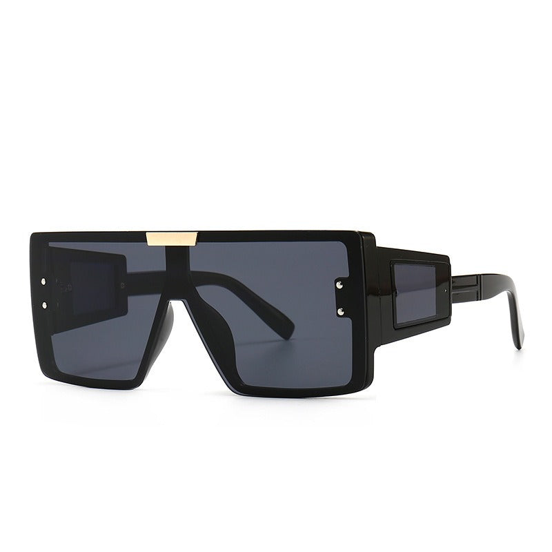 Oversized Mirrored Sunglasses with Extended Temples and Stylish Patches