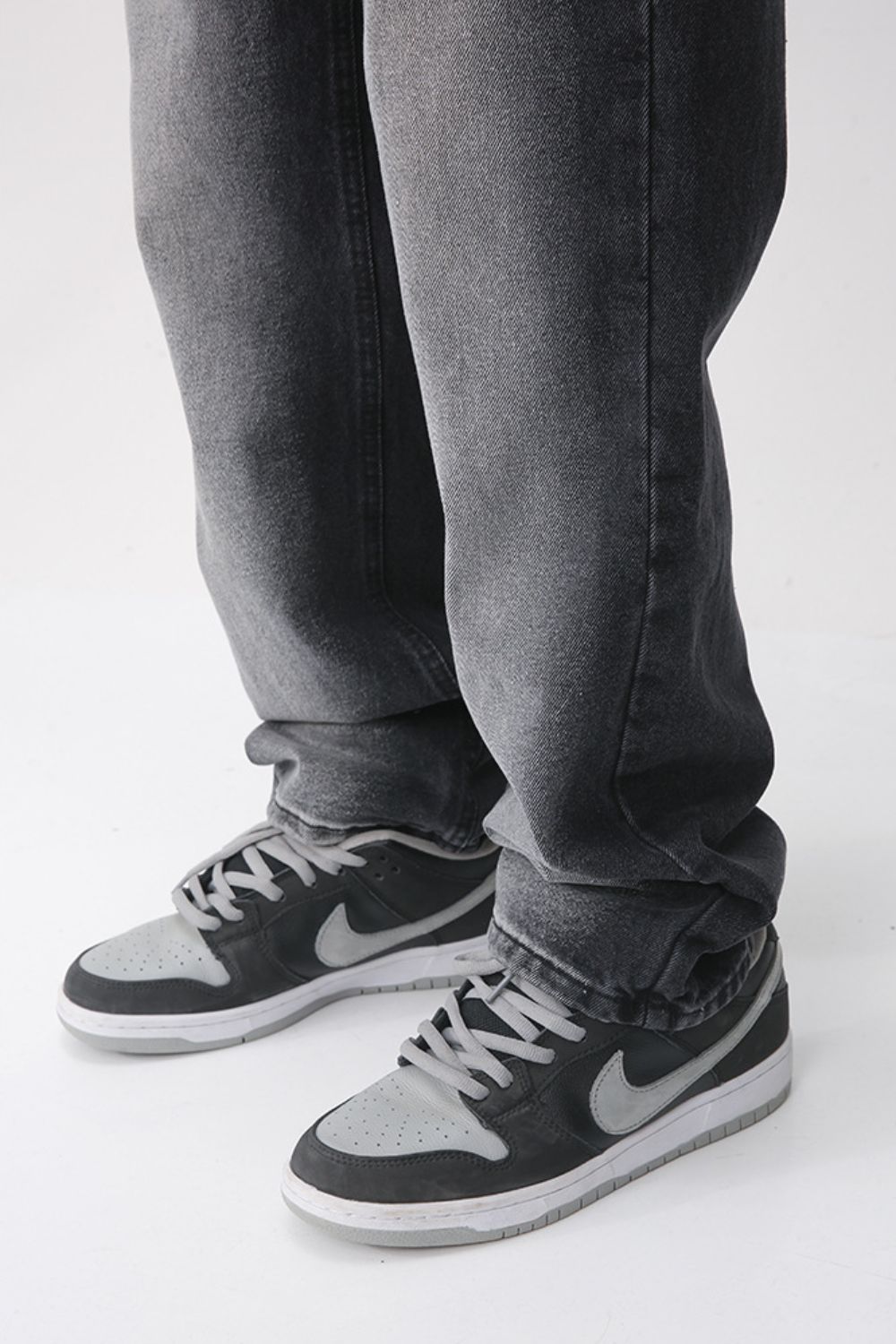 Men's Washed Straight Leg Jeans for Casual Everyday Wear