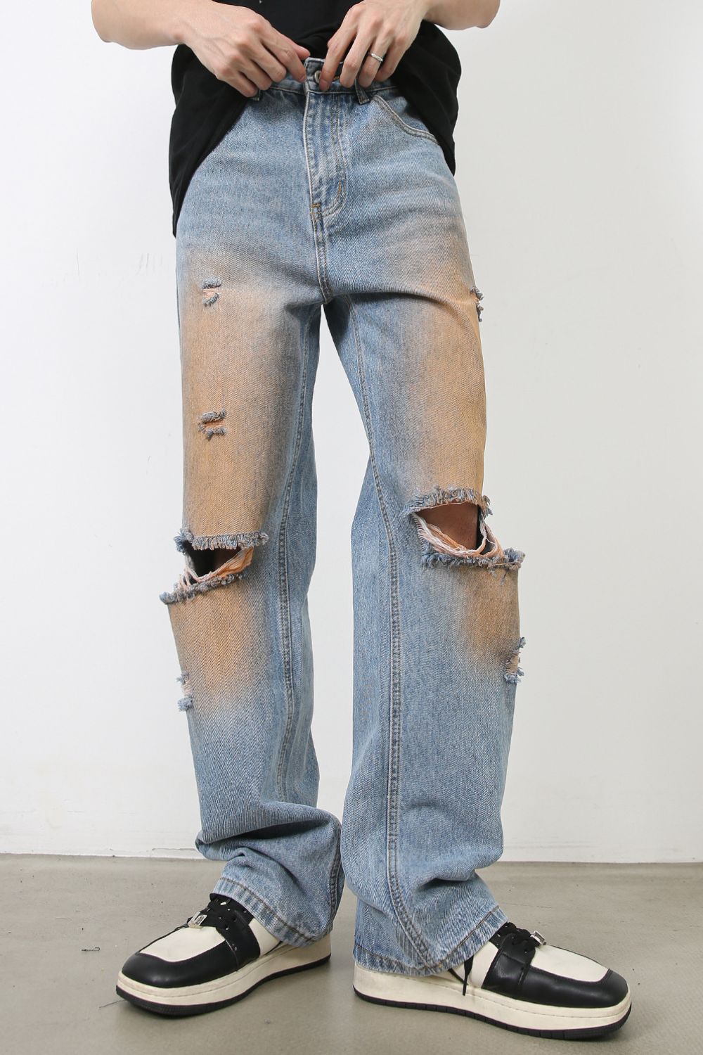 Men's Distressed Jeans with Pockets for Casual Style