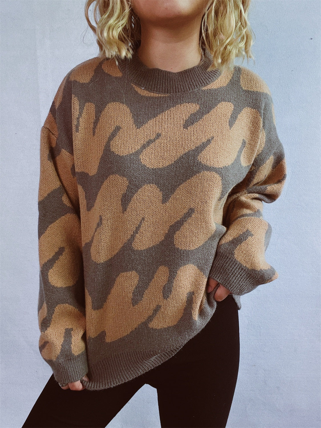 Chic Two-Tone Long Sleeve Knit Pullover for Stylish Comfort