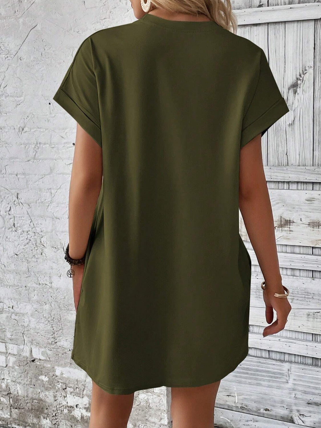 Effortless Elegance Short Sleeve Round Neck Mini Dress for All Occasions
