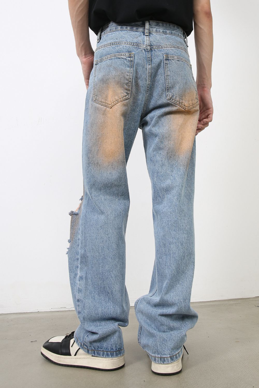 Men's Distressed Jeans with Pockets for Casual Style